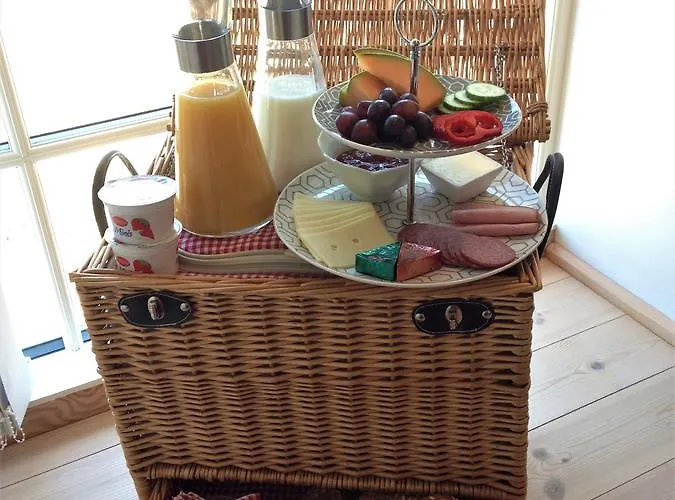 Oda ve Kahvaltı Tasinge 4*